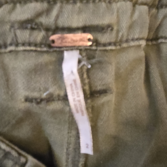 FREE PEOPLE One Way High Waist Cargo Army Olive Pleated Pants Size 2 - Picture 7 of 16